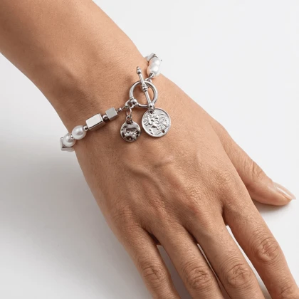 دستبند زنانه طرح love