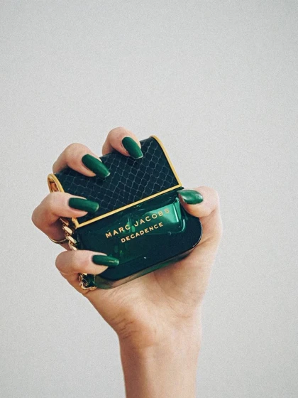 عطر مارک جاکوبز دکادنس Marc Jacobs Decadence