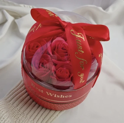 باکس گل رز جاودان معطر جواهرات