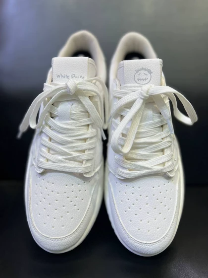 کتانی جردن ترویس White Party