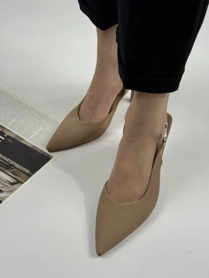 پاشنه پراگ 2449