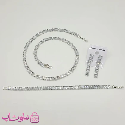 سرویس زنانه تنیسی مدل نقره ای با نگینهای سفید باگتی کد 530