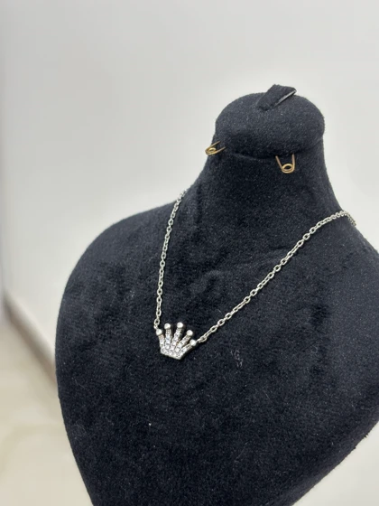 گردنبند نقره رنانه تاج مینیمال 985