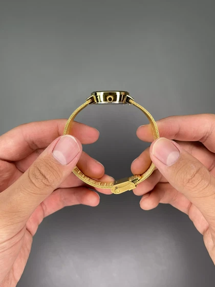 ساعت مچی برینگ بند حصیری طلایی صفحه سفید Bering