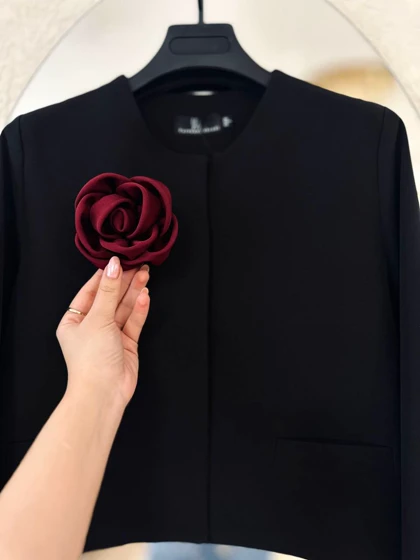 کراپ کت valentino