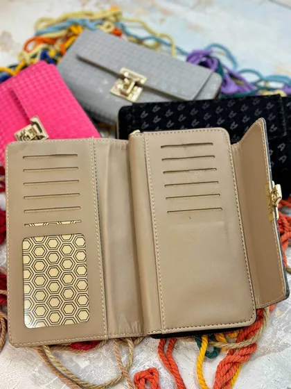 کیف پول زنانه