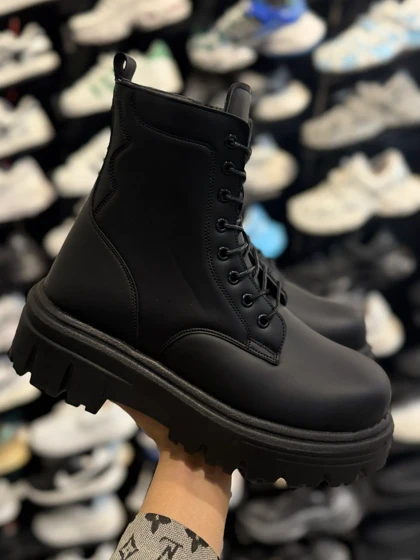 بوت لژدار برشکا