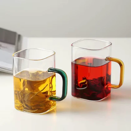 لیوان مکعبی دسته رنگی