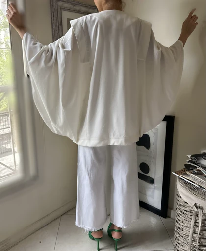 پانچو سفید