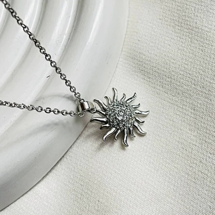 گردنبند خورشید