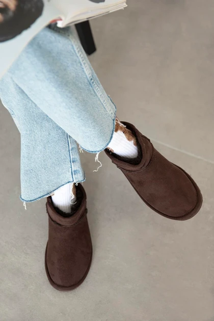 بوت و نیم بوت زنانه استراسونس straswans