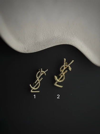 سنجاق سینه های YSL کوچک