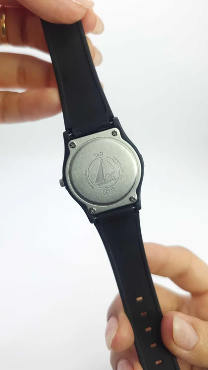 ساعت مچی مردانه کیو و کیو Q&Q موتور کوارتز ژاپن و فول پلاستیک رزین