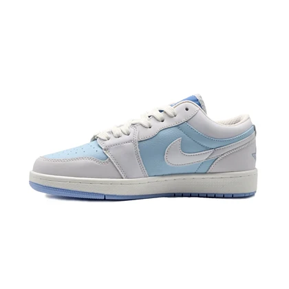 کفش کتانی اسپرت مردانه رنگ سفید آبی مدل نایک NIKE Jordan 1 low