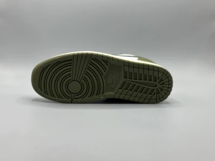 کتانی نایکی جردن1 لو بلک مدیوم اولیو/Nike Air Jordan1 low Black olive