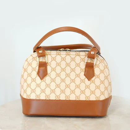 کیف نیم گرد زنانه صندوقی دو دسته مارک