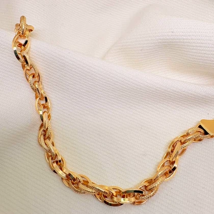 دستبند برند شین مدل «جلوه زرین» | با آبکاری طلای 24 عیار و بافت برجسته