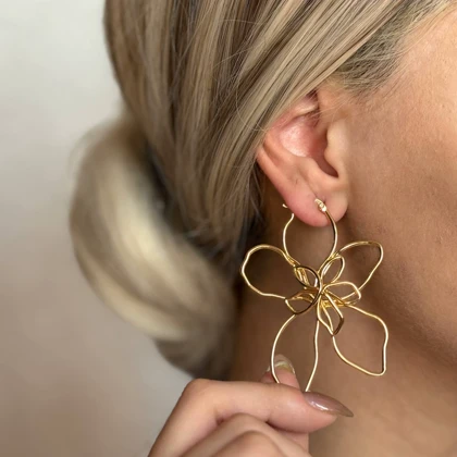 گوشواره گل سیمی طلایی