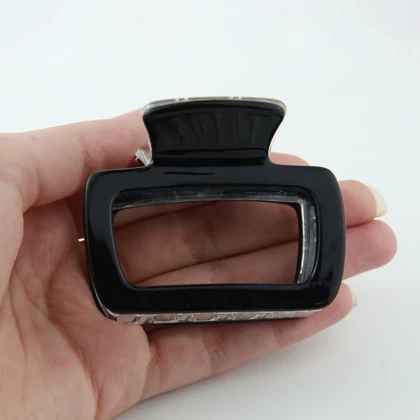 کلیپس دخترانه مدل مکعب ساده