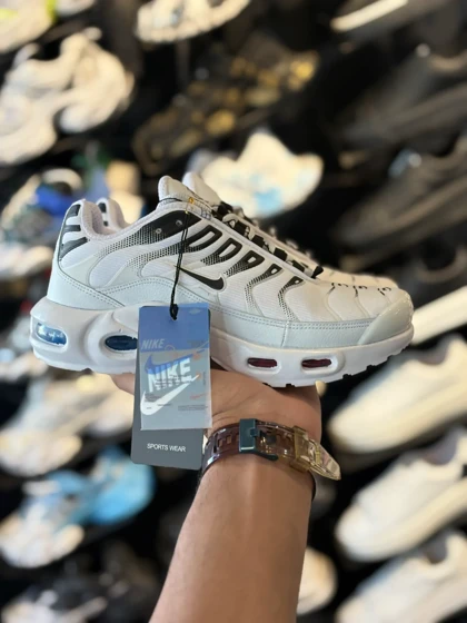 کتانی زنانه نایک تی ان