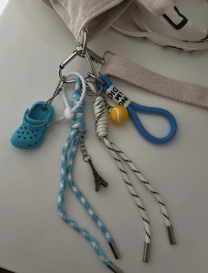 چارم بگ blue crocs
