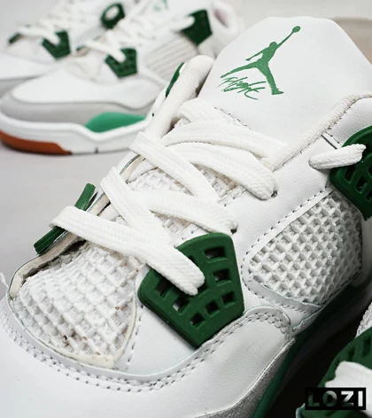 کتانی ساق‌دار بزرگ پا سفید سبز Nike air jordan 4