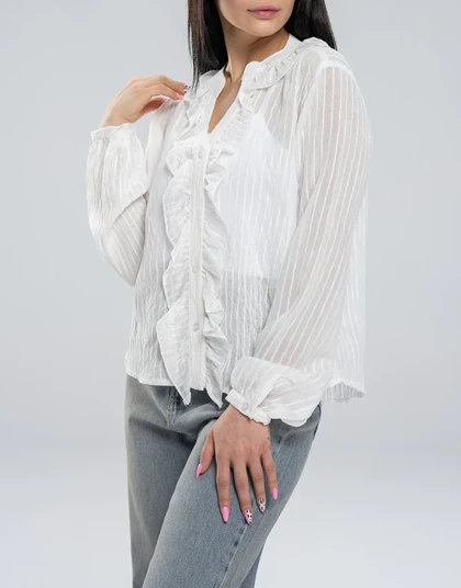 یقه گرد جلو پلیسه