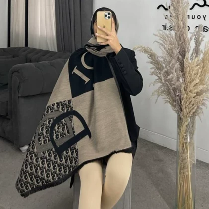 شال موهر dior