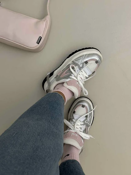 کتانی لژ پهن طرح NIKE