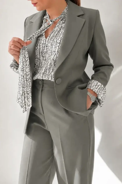 ست سه تیکه کت و شلوار و تاپ زنانه کرپ مرنی ( Merni ) کد 5414
