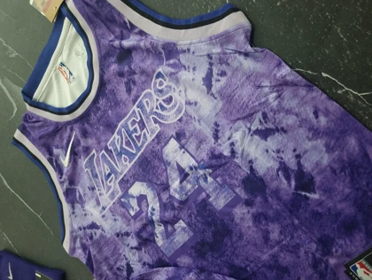 ست بسکتبالی لیکرز بنفش