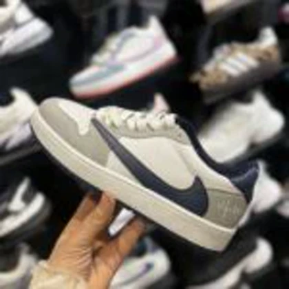 کتانی زنانه ترویس Nike jordan travis
