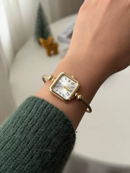 ساعت زنانه بنگل بندالنگویی