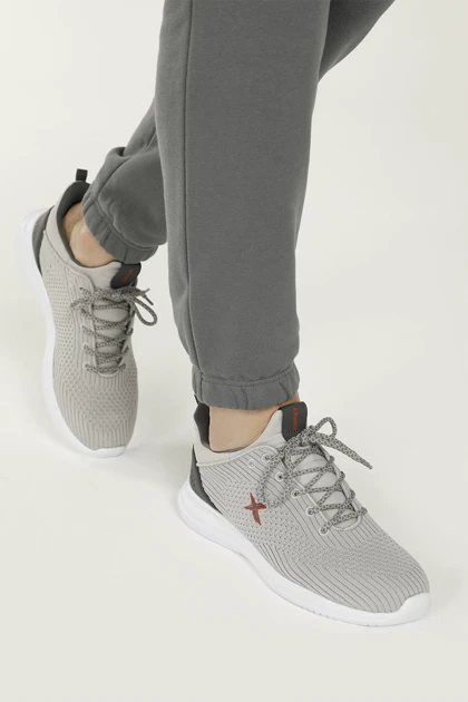 کتانی مردانه kinetix