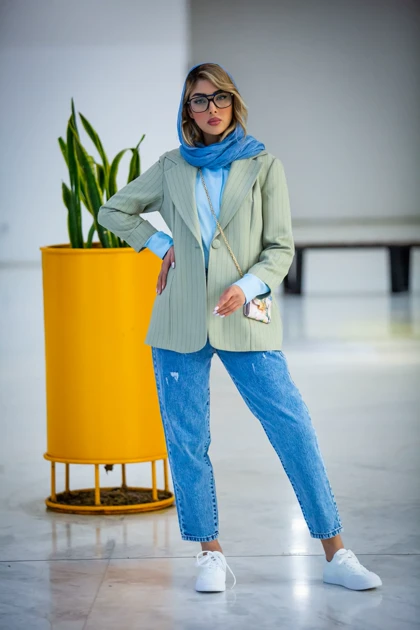 مانتو دیپلمات تک دکمه رها