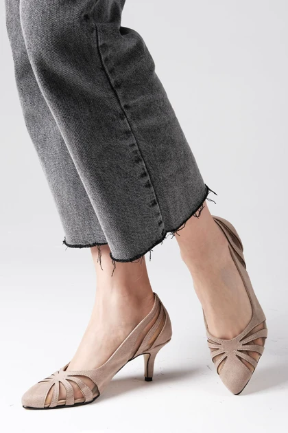 کفش پاشنه‌بلند کلاسیک زنانه میوگوستو mio-gusto