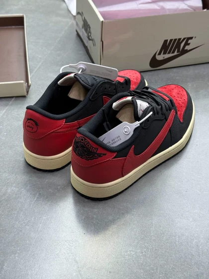 کتانی ویتنامی نایکی ایر جردن وان تراویس اسکات مشکی قرمز Nike Air Jordan 1 Low OG Travis Scott black red