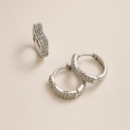 گوشواره استیل براق نگین‌دار | شیک و ضد حساسیت