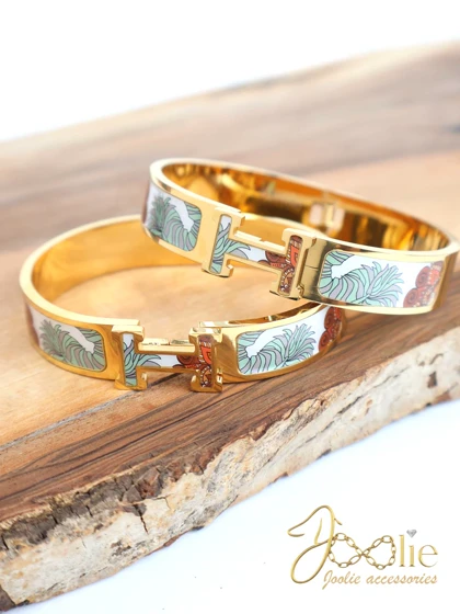 بنگل دستبند زنانه طرح دار هرمس کد B2218