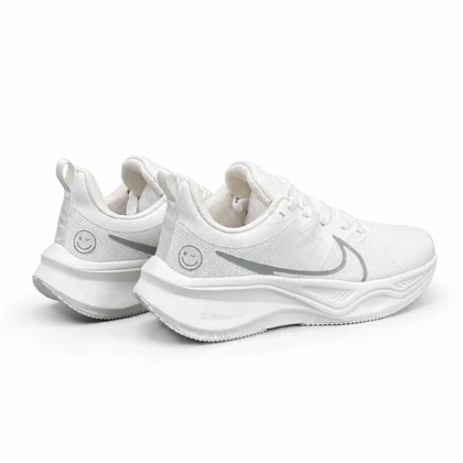 کتانی خارجی زنانه مدل نایکی زوم ایکس لبخند سفید NIKE(مستر کوالیتی)