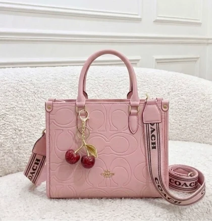 کیف زنانه coach