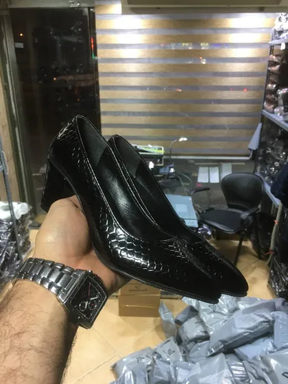 کفش مجلسی زنانه پاشنه پنج سانت ورنی زنبوری