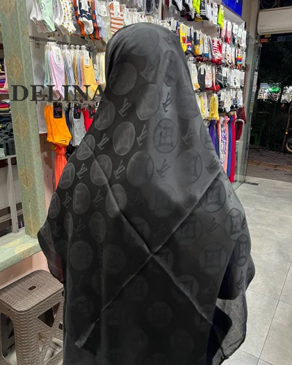روسری مشکی نخ ابریشم مارک