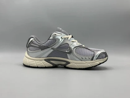 کتانی نایکی وی5 کی رانر سیلور بژ/Nike