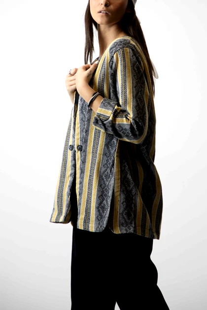 مانتو پایین گرد چاک‌دار