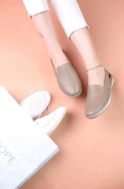 کفش پرسنلی زنانه چرمی کد 7127