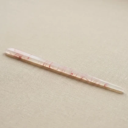 کانزاشی مو زنانه رزینی مرمری صورتی با طراحی ساده و کشیده مینیمال لوکس