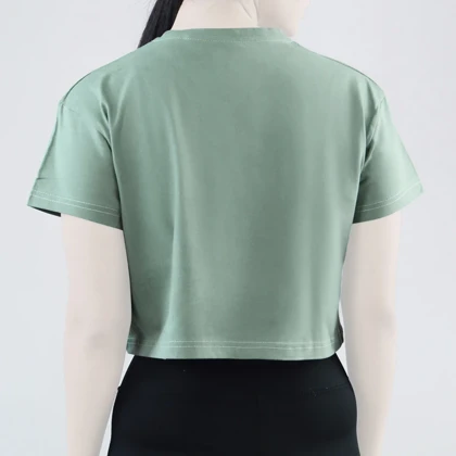 کراپ آستین کوتاه ورزشی زنانه جیم شارک مدل PB-4L1188 سبز آدامسی تیره