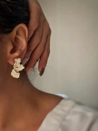 گوشواره های گل سفید