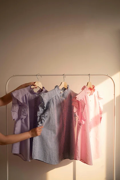 بلوز لینن آستین چین‌دار دکمه صدفی H&M270